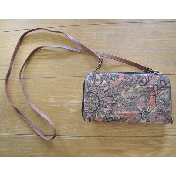 The Sak Handbags - Sakroots Artist Circle Smartphone Crossbody Bag Preowned